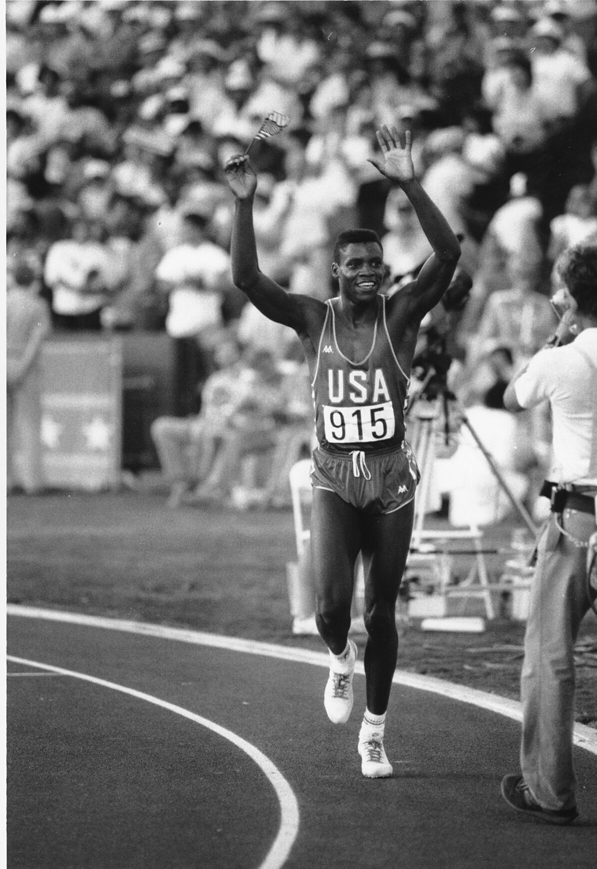 1984: Carl Lewis wins gold in 100-meter dash